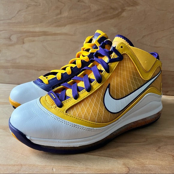 Nike LeBron VII Media Day LA Lakers - Picture 2 of 11